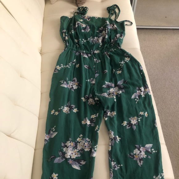 Green Jaase Jumpsuit - Picture 2 of 4